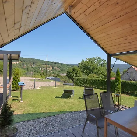 Black Emerald - Ferienhaus *