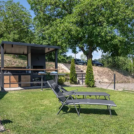 Vakantiehuis Black Emerald - *