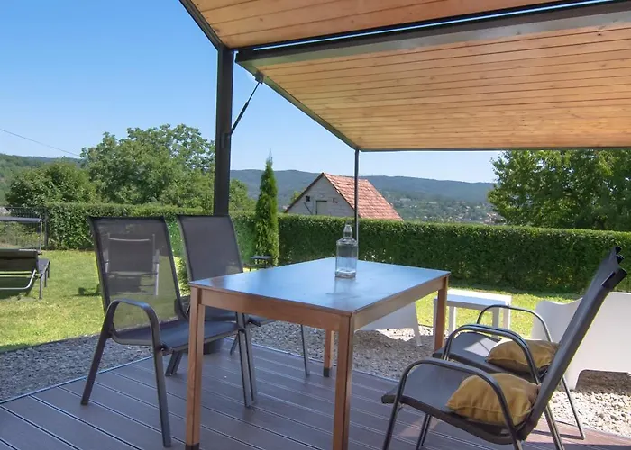 Дом отдыха Black Emerald - Врдник