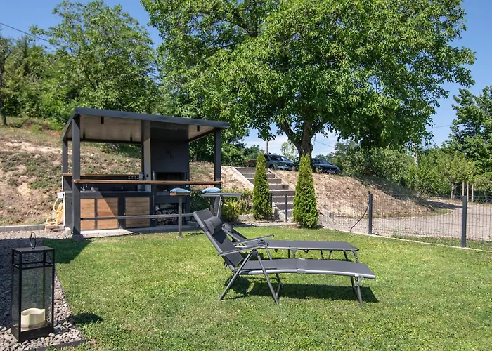 Дом отдыха Black Emerald - *